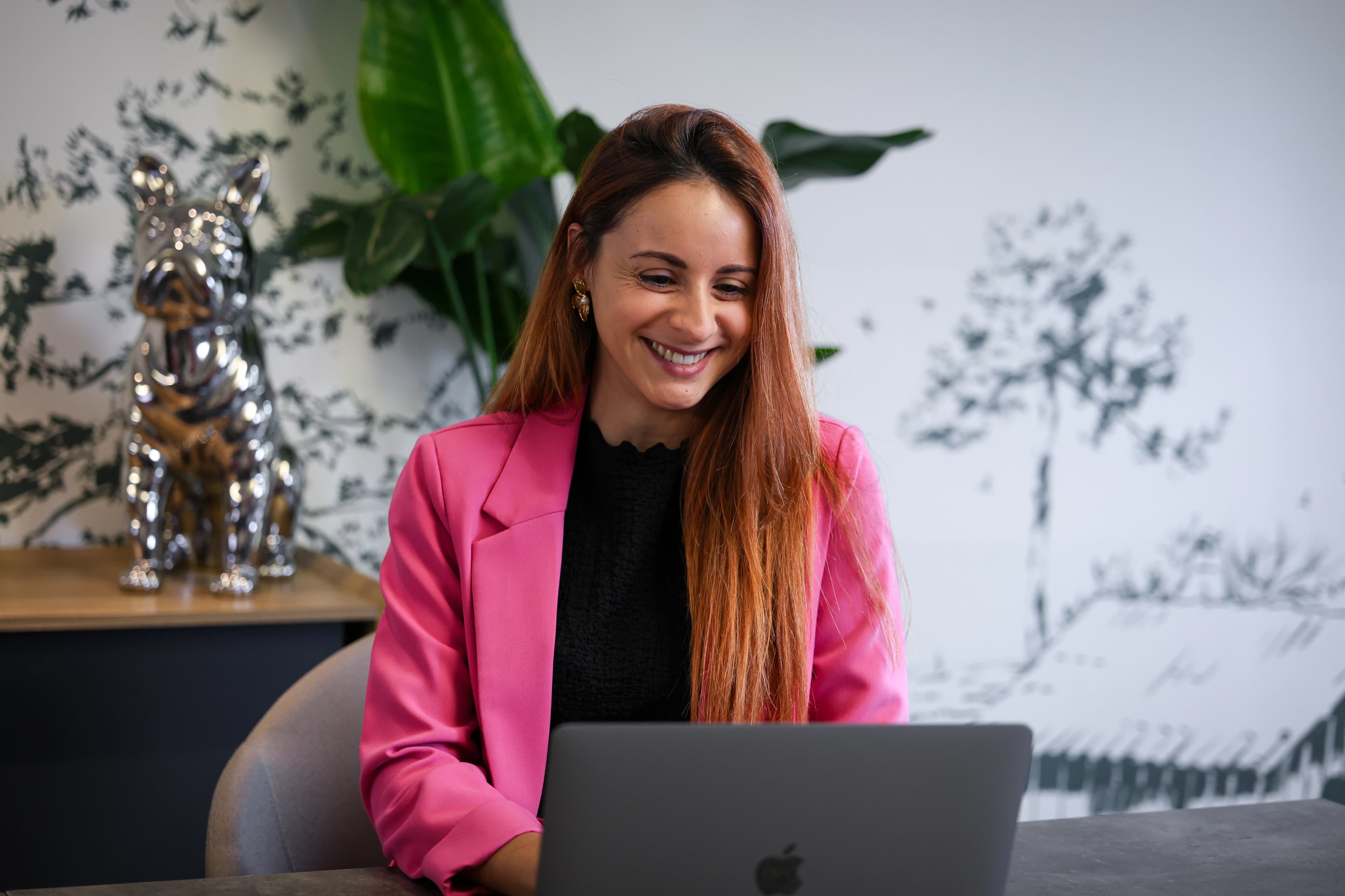 DPO de RGPD Start qui travaille sur son ordinateur